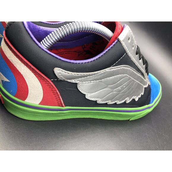 Vans Off The Wall Men\'s X Marvel Old Skool Shoes - Avengers Multi main image 12